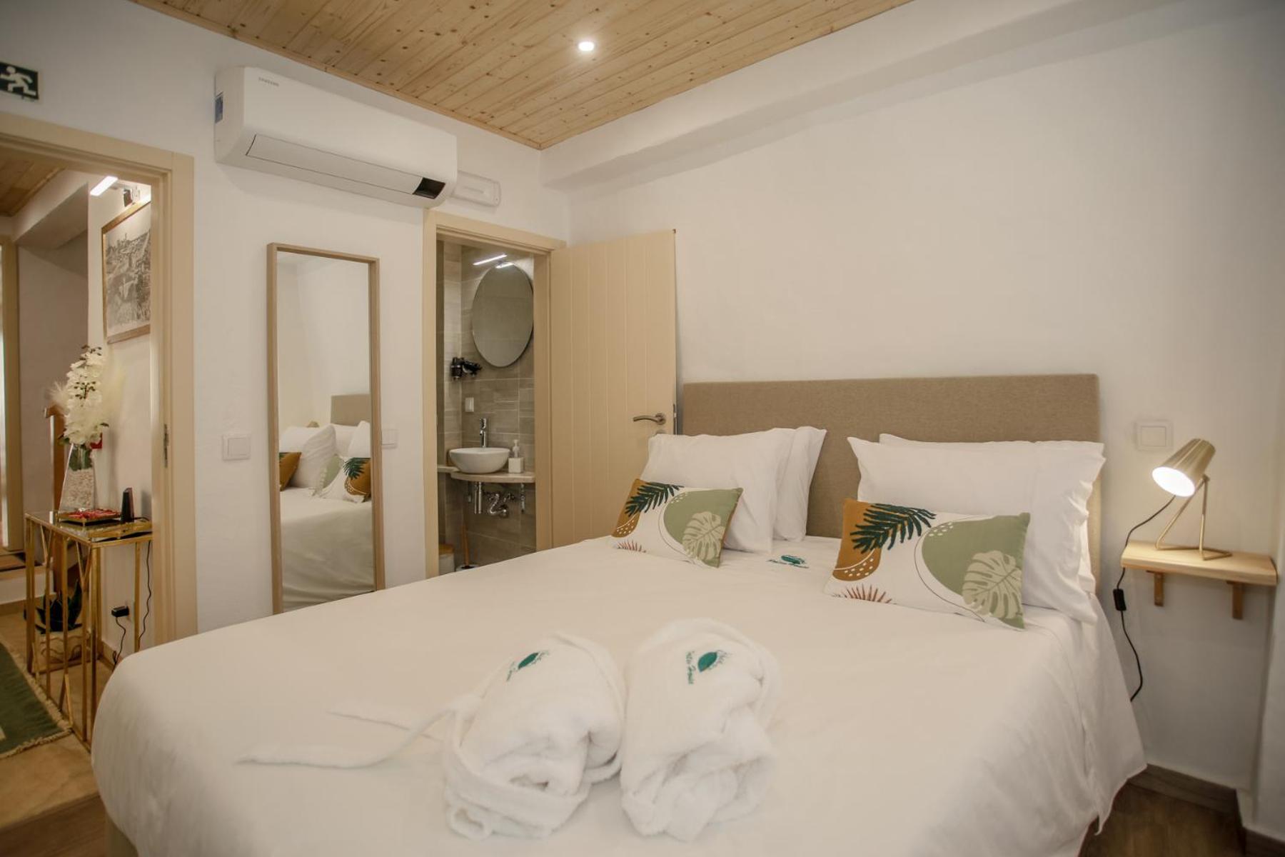 Obidos Patio House Bed & Breakfast Bagian luar foto